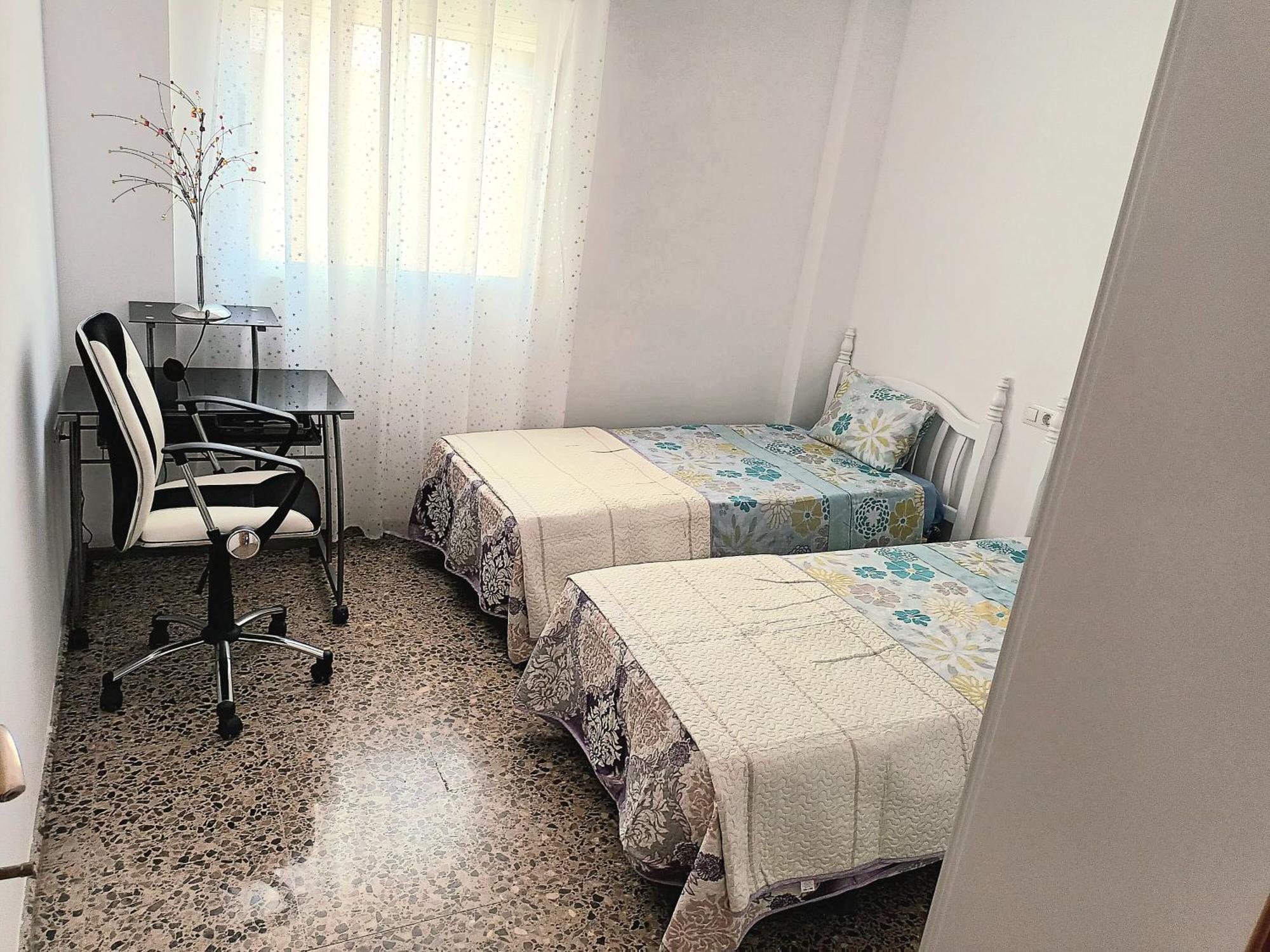 Piso Amplio De 3 Habitaciones, 2 Banos, Ascensor Y Parking Burriana Buitenkant foto