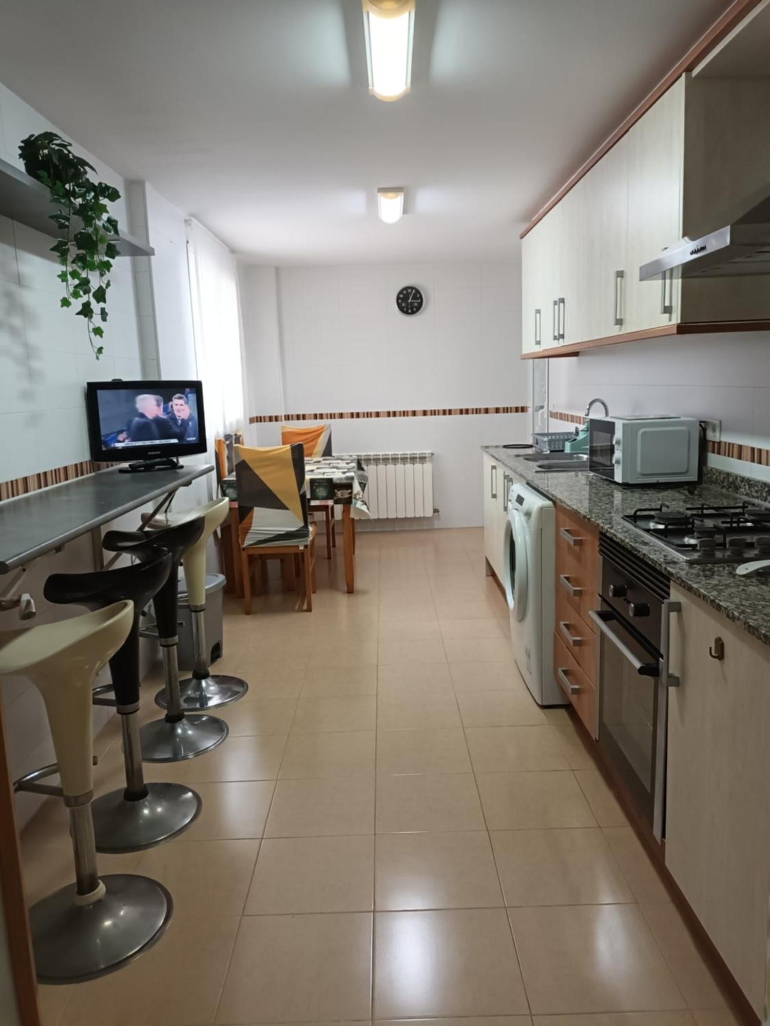 Piso Amplio De 3 Habitaciones, 2 Banos, Ascensor Y Parking Burriana Buitenkant foto